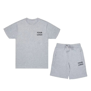 Vente en gros de t-shirts et shorts personnalisés à imprimé uni, ensemble d'été pour hommes, ensemble unisexe de haute qualité - Product Image 1