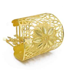 Pulsera Kada de Oro Laminado de 14K, 18K, 24K al por Mayor con Diseño Floral Calado, Pulseras de Moda con Diseño Kada - Product Image 3