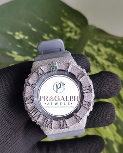 นาฬิกา Pragalbh Jewels ประดับเพชรแบบกำหนดเอง นาฬิกาควอตซ์สแตนเลสสตีลหรูหราประดับเพชรโมอิสซาไนต์แบบไมโครพาเว่ สำหรับผู้ชายและผู้หญิง - Product Image 5