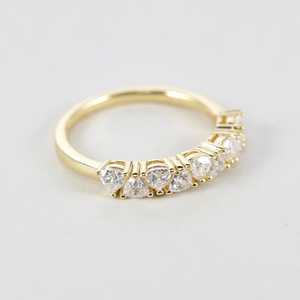 Anillo de media eternidad con corte trillón de moissanita, rodio original con plata 925, regalo para fiesta, estilo único, joyería sorpresa - Product Image 4
