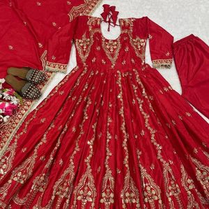 ชุดสูท Anarkali ผ้าเครปธรรมชาติพรีเมียม พร้อมกางเกงปักเลื่อมขนาด 5 มม. และผ้าคลุมไหล่ - Product Image 6