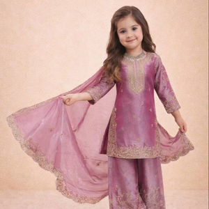 Conjunto de Top, Sharara y Dupatta de Seda GMY Pura, Diseño Elegante para Fiestas - Product Image 1