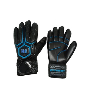 Guantes de portero de diseño personalizado con fuerte agarre y protección para los dedos para jugadores de fútbol para todo tipo de clima para un rendimiento fiable - Product Image 1