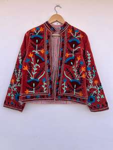 Chaqueta Bomber Bohemia de Terciopelo con Bordado de Letras Suzani |   Ropa de abrigo acolchada con forro de lana ecológica para primavera e invierno |   Regalo - Product Image 2