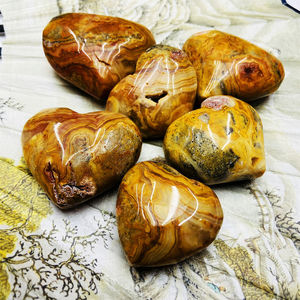 Vente en gros de magnifiques pierres de cristal naturelles de guérison, agates Crazy Lace en forme de cœur pour bijoux féminins - Product Image 4