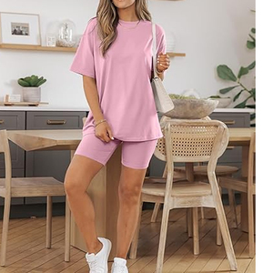 Conjunto de Camiseta Holgada y Leggings Cortos para Mujer, Ropa Casual de Dos Piezas para Uso Diario - Product Image 3