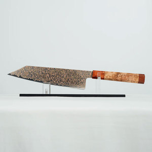 Cuchillo de chef hecho a mano con acero damasco y cobre, con mango de madera natural, para cocina profesional y uso en restaurantes. - Product Image 4