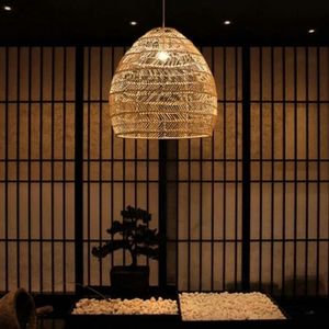 Luminaire suspendu en rotin de qualité supérieure avec une structure robuste et un effet d'éclairage ambiant équilibré - Product Image 3