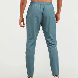 Conjunto Deportivo de Invierno para Hombre RAZERS IMPEX, Logotipo Personalizado Delantero y Trasero, Resistente al Viento, Secado Rápido, Ligero, 100% Poliéster Elástico - Product Image 3