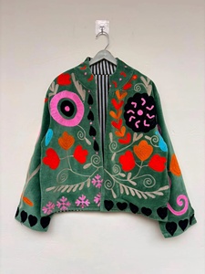 Veste en velours brodée Suzani faite à la main, tendance, vintage, unisexe, manteau d'hiver, vêtement ethnique - Product Image 1