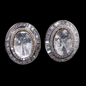 Boucles d'oreilles clous ovales en or blanc 14 carats avec diamants Polki et accent baguette, certifiées IGI, diamants de laboratoire 3.00 CTW, bijoux de luxe pour mariée - Product Image 1