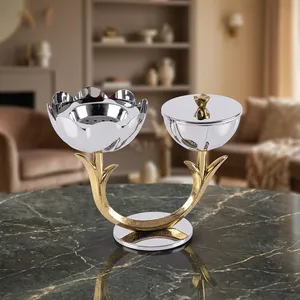Juego de incensarios de plata y oro con cuencos en forma de tulipán, tallos dorados curvos y base metálica redonda para fragancias - Product Image 5