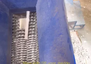 Broyeur de fibres tendance à double arbre, capacité 500 kg/h, semi-automatique, électrique, pour le broyage du plastique - Product Image 5