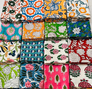 Servilletas con estampado de bloques, servilletas florales rojas y blancas, tela de lujo para decoración de mesa de boda, regalo de inauguración de casa, servilletas reutilizables con estampado de bloques - Product Image 1