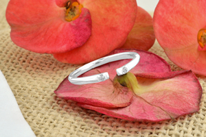 Bague manchette ouverte en argent sterling 925 plaqué haute brillance avec zircon blanc naturel taille ronde de 1,5 mm, ajustable – Nouveauté très prisée - Product Image 4