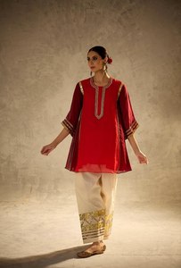 Conjunto de Kurta y Pantalón para Mujer, Premium, Holgado, Tejido Sólido, Mal Chanderi, Transpirable, para Todas las Temporadas, con Encaje Gotta Patti |   Completamente Cosido en India - Product Image 3