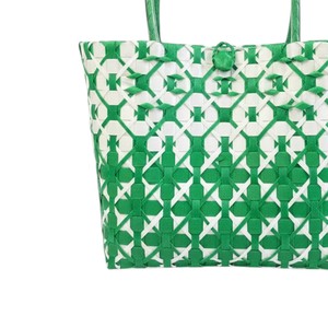 Sac et sac à main tissés en plastique vert émeraude, esthétique moderne, faits à la main, chic, pour femmes, été, plage, décontracté, sac fourre-tout à bandoulière - Product Image 4