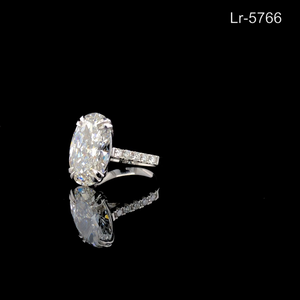 Bague de fiançailles ovale en diamant de laboratoire IGI 4,20 CTW avec pavé, en or blanc 14K plaqué rhodium, bijou tendance pour anniversaire - Product Image 3