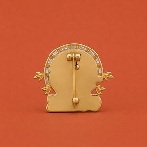 Broche de plata con diamante moissanita en acabado dorado - Product Image 3