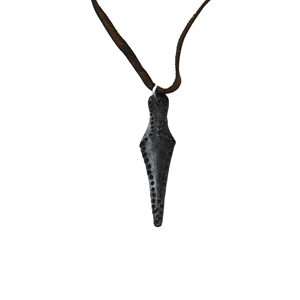 Collar Colgante de Hierro Forjado a Mano Estilo Rústico Contemporáneo, Colgante Alargado de Metal Negro Hecho a Mano, Joyería Artesanal Étnica Boho - Product Image 1