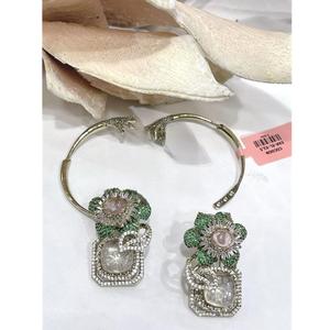 Boucles d'oreilles élégantes de haute qualité plaquées argent, effet scintillant, 2 en 1, détachables, pour femmes, pour un look de soirée, pour les occasions festives, tendance - Product Image 1