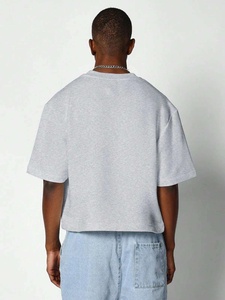 เสื้อยืดคอกลมแขนสั้นโอเวอร์ไซส์สำหรับผู้ชาย สีทึบ ลำลอง ถักทอ สีเทาอ่อน - Product Image 5