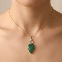 Collier pendentif en laiton plaqué or massif avec pierres précieuses sculptées en forme de feuille, jade vert, chalcédoine rose et aqua, pour femme, bijoux tendance