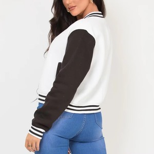 Veste universitaire pour femme, blanche et noire, manches longues, logo brodé lettre B, boutons sur le devant, longueur normale, vêtement d'hiver, 100 % laine - Product Image 4