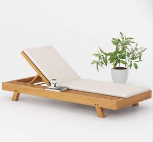 Chaise longue d'extérieur en teck de qualité supérieure, conçue pour les complexes hôteliers cinq étoiles et les villas tropicales. - Product Image 1