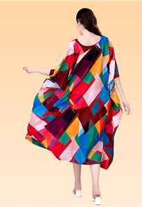 Robe Kaftan Courte pour Femme – Imprimé Paon Ethnique Jaune et Vert, Tunique Ample Festive - Product Image 4