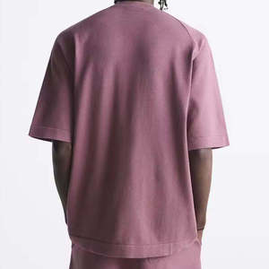เสื้อยืดคอกลมสีม่วงอมเทาสำหรับผู้ชาย แขนสั้น ผ้าฝ้าย ทรงโอเวอร์ไซส์ สไตล์ลำลอง แฟชั่นฤดูร้อน เรียบง่าย รับทำโลโก้ตามสั่ง OEM ODM ขายส่ง - Product Image 3