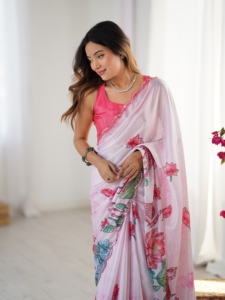 Sari de Seda Chinnon Premium, Sari de Diseño para Mujer, Ropa Étnica, Sari con Estampado Floral, Sari de Chinnon con Blusa sin Coser - Product Image 4