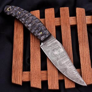 Couteau en acier Damas fait main sur mesure |   Couteau de chasse et de camping à lame fixe avec manche en bois et étui en cuir véritable - Product Image 1