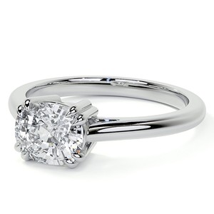 Anillo de compromiso solitario de moissanita VVS1 con corte cojín de oriente a oeste, doble engaste de garra, oro blanco macizo de 10K - Product Image 3