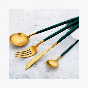 ชุดเครื่องใช้บนโต๊ะอาหารชุบเงินสแตนเลสสตีลที่มีเอกลักษณ์เป็นสีทองราชวงศ์ชุดเครื่องใช้บนโต๊ะอาหารแบบผูกปมตรงกลางทันสมัย - Product Image 3