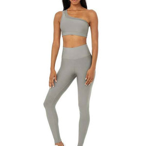 Ensemble de yoga pour femmes, dernière collection, tissu respirant, marque privée, confort optimal, en stock. - Product Image 1