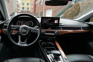Audi A4 Allroad Quattro Premium Plus 2020 d'occasion en excellent état - Product Image 2