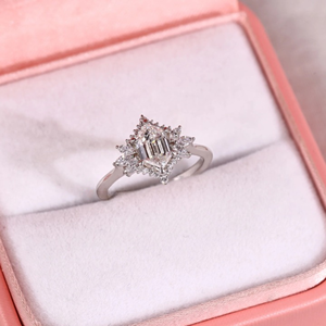 Anillo de compromiso con diamante cultivado en laboratorio de 1.27 quilates, corte hexagonal con engaste catedral, joyería de anillo de eternidad en vermeil de 14k - Product Image 4