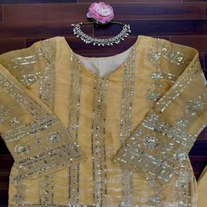 Conjunto de Kurta y Plazo de Seda VASTRA COTTAGE con Dupatta, Traje Étnico con Bordado de Hilos y Plazo, Ropa Festiva - Product Image 2