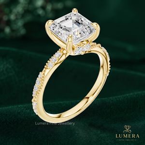 Bagues tendance en or jaune avec diamants pavés entrelacés, pierres latérales massives, diamant taille Asscher carrée et diamant taille marquise sous halo, pour promesse - Product Image 4