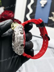 Reloj Digital de Lujo Unisex con Correa de Goma Roja, Esfera y Caja con Moissanita, y Adorno de Búho - Product Image 4