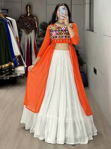 Ensemble Premium Ethnique Lehenga Kurti pour Femme avec Broderie Miroir Gamthi Gota Patti, Idéal pour les Fêtes et Cérémonies - Product Image 5
