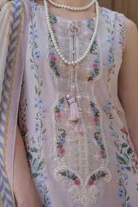 Robe de soirée traditionnelle d'été pour femme avec taille élastique, nouveau style pakistanais Salwar Kameez, dentelle, boutons, écologique, teinture unie - Product Image 3