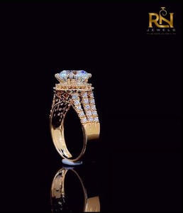 แหวนเพชรทรงกลมเพาะเลี้ยงในห้องปฏิบัติการ แหวนหมั้นทองคำแท้ 9K 14K 18K เครื่องประดับคุณภาพสูง ขายส่งจากโรงงานโดยตรง รับผลิตแบบ OEM ODM - Product Image 1