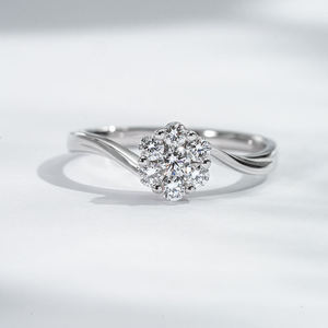 Bague de fiançailles minimaliste en or blanc 10K/14K avec grappe de diamants en forme de fleur pour femme, bague de promesse en argent sterling 925 - Product Image 1