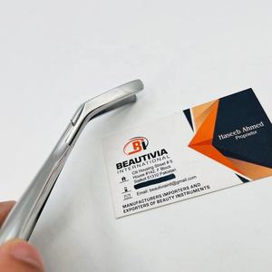 Pince à extensions capillaires en acier inoxydable à pointe plate courbée, avec logo gravé sur mesure, étui en cuir, pour extensions Remy chinoises à clipser - Product Image 4