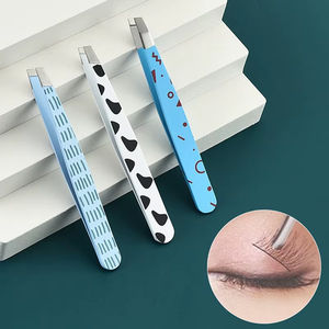 Eyebrow Tweezers 1 Pc with Cartoon Pattern Slanted Tip Stainless Steel for Removing Fine Hair Customizable <b>Makeup</b> <b>Tool</b> - Product Image 3