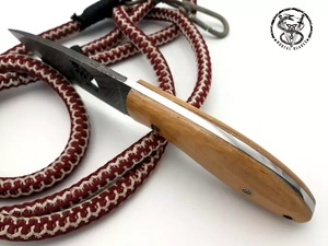 Couteau à peau en acier damas forgé à la main, manche en bois d'olive couteau de chasse à découpe de cerf avec gaine en cuir - Product Image 4