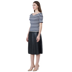 Conjunto de Blusa de Viscosa a Rayas de Manga Corta para Mujer y Falda Midi Negra Tejida |   Uniforme Antiarrugas - Product Image 5
