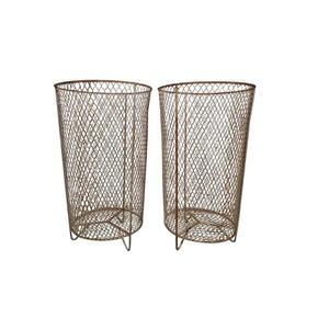 Poubelles en métal grillagé, idéales pour une utilisation en intérieur et en extérieur grâce à leurs propriétés résistantes aux intempéries - Product Image 4